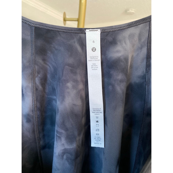 Lululemon Gray Tie-Dye Cropped Top Barre Luxury Workout V Neck Gym Athleisure 6 - Picture 5 of 6